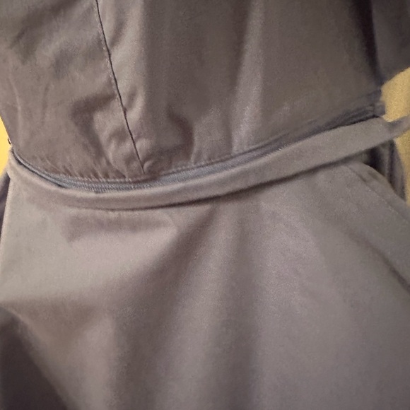 Large women's warm winter reversible jacket from Skagway Alaska. Zip off hood - Picture 9 of 11